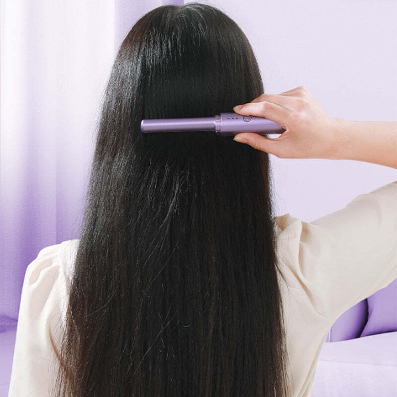 Quick and easy hair styling on the go in just a few minutes.